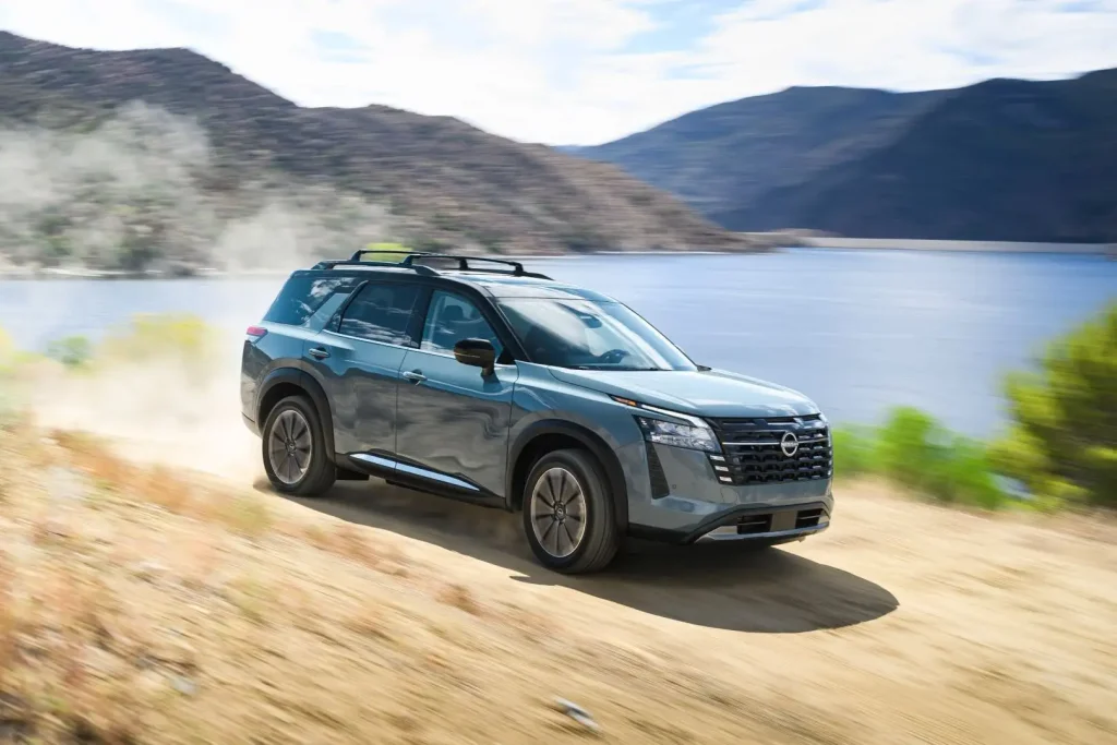 2026-Nissan-Pathfinder-18
