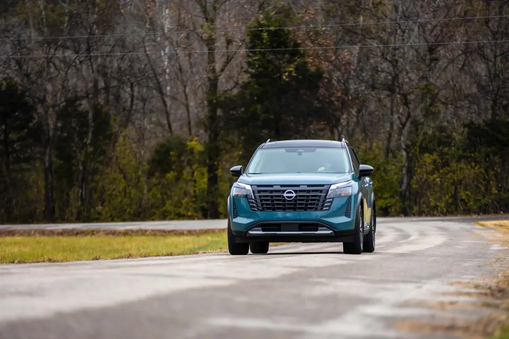 2026-Nissan-Pathfinder-20