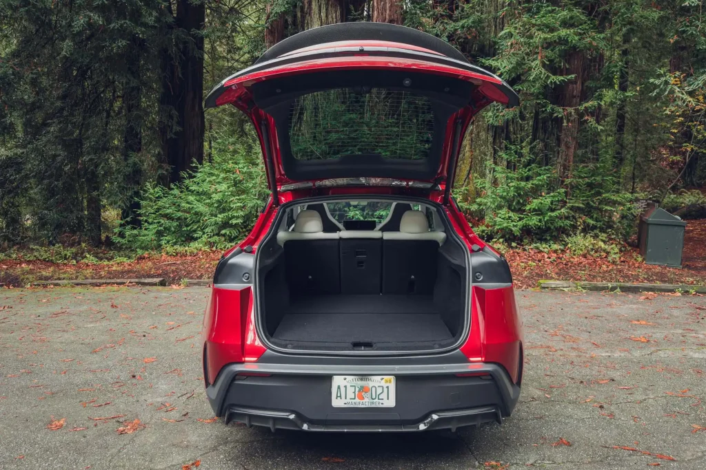 2026-Tesla-Model-Y-Performance-71