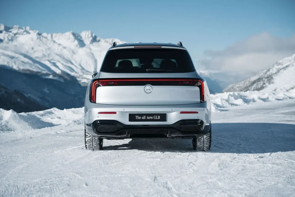 2027-Mercedes-Benz-GLB-15