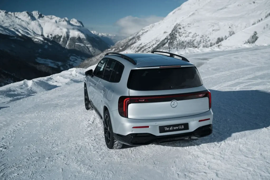 2027-Mercedes-Benz-GLB-16