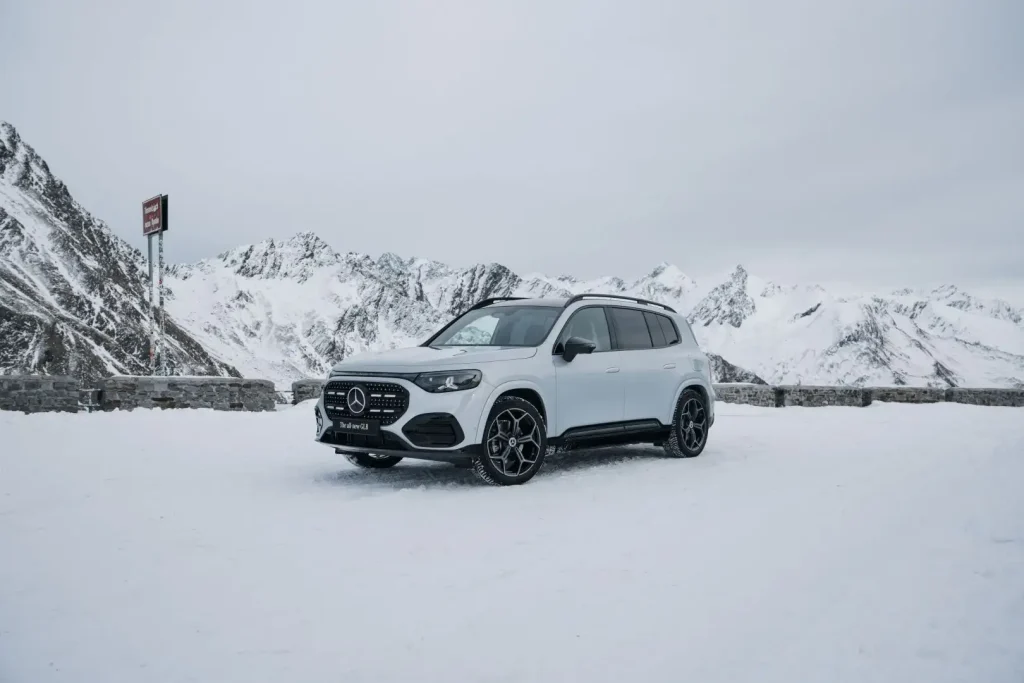 2027-Mercedes-Benz-GLB-17