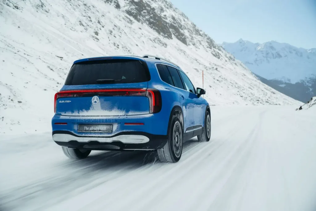 2027-Mercedes-Benz-GLB-23