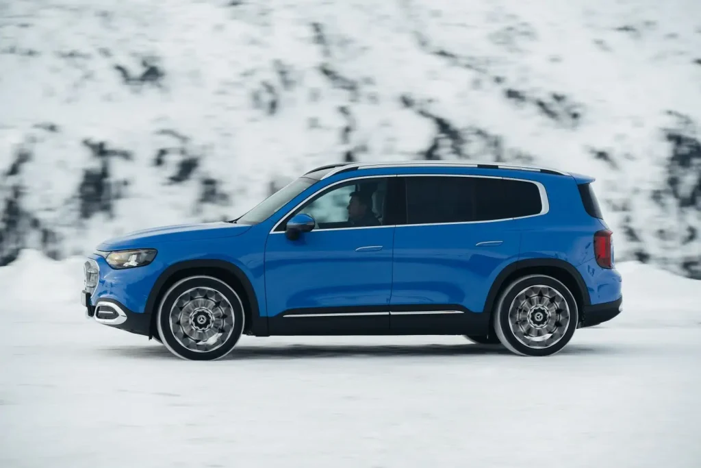 2027-Mercedes-Benz-GLB-25