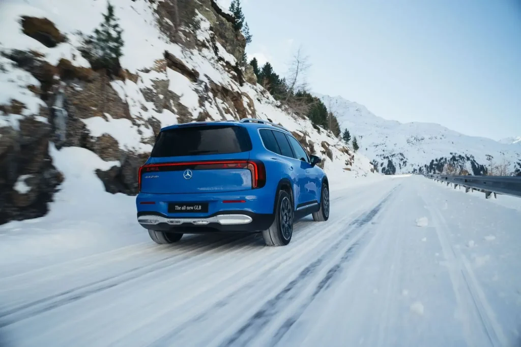 2027-Mercedes-Benz-GLB-27