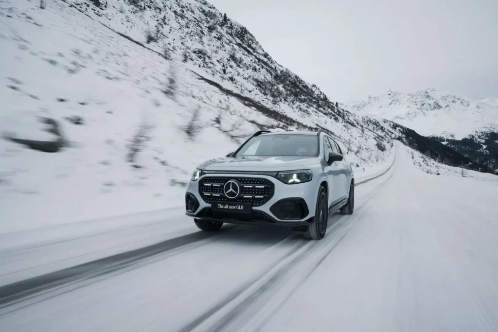 2027-Mercedes-Benz-GLB-28