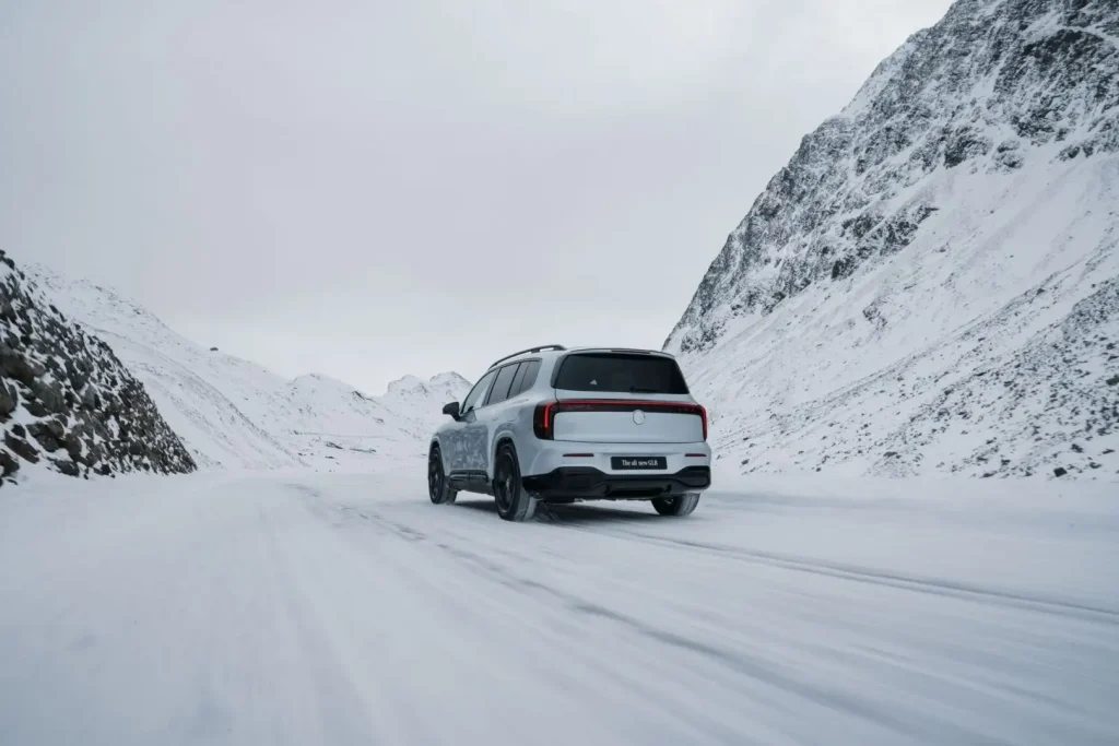 2027-Mercedes-Benz-GLB-31