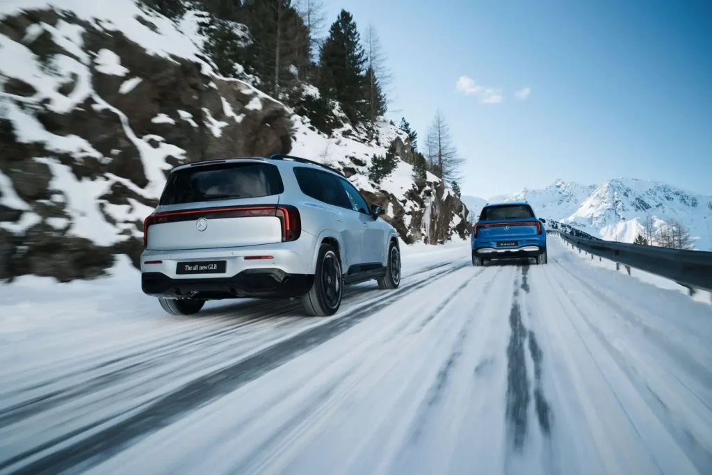 2027-Mercedes-Benz-GLB-37