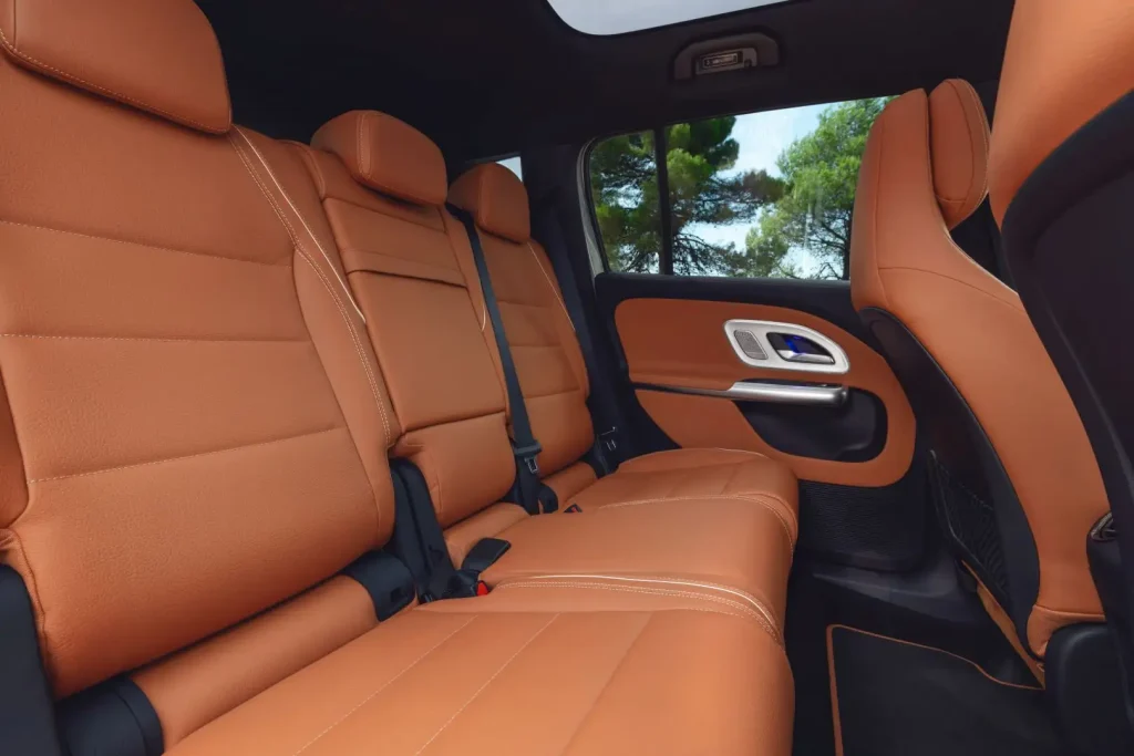 2027-Mercedes-Benz-GLB-39