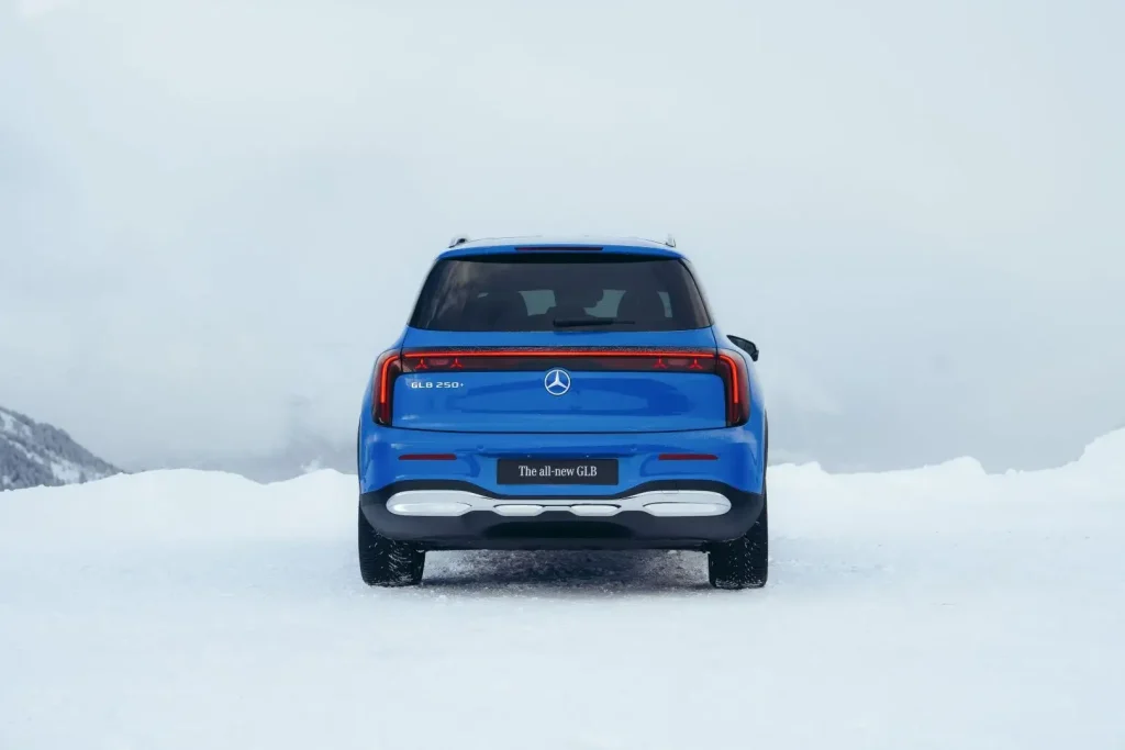 2027-Mercedes-Benz-GLB-6