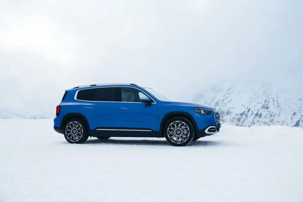 2027-Mercedes-Benz-GLB-8