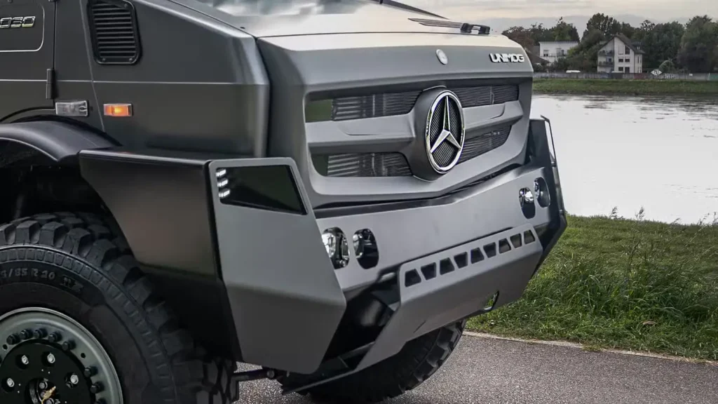 Mercedes-Benz-Special-Trucks-7