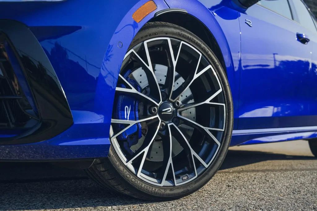 2025-Volkswagen-Golf-R-066