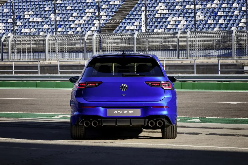 2025-Volkswagen-Golf-R-11