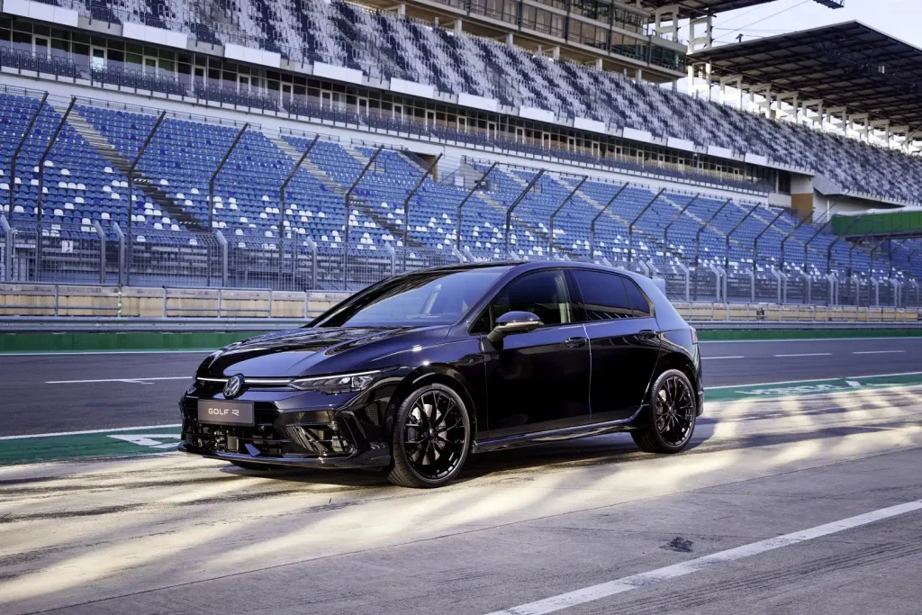 2025-Volkswagen-Golf-R-15