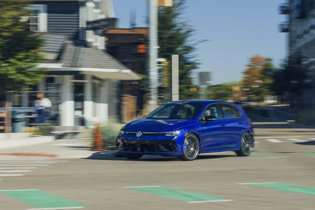 2025-Volkswagen-Golf-R-27