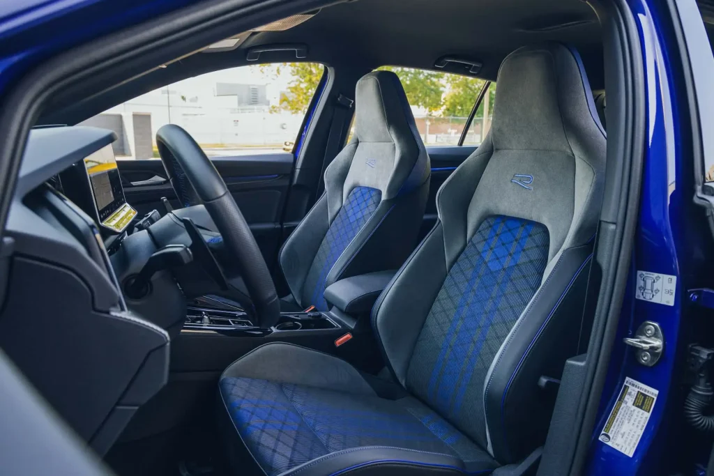 2025-Volkswagen-Golf-R-34