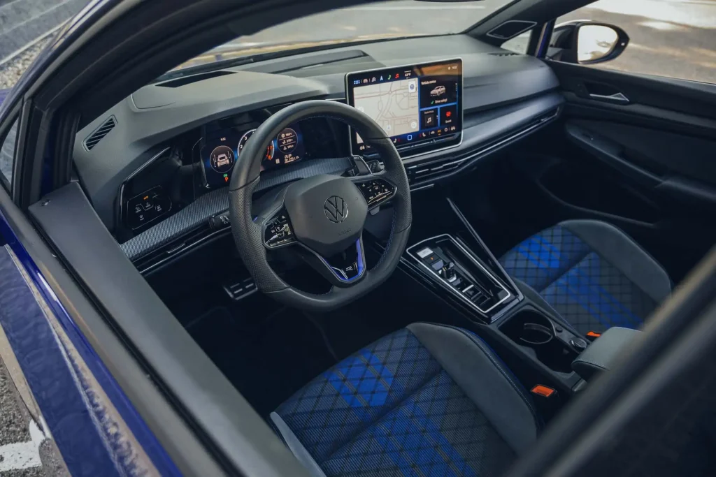 2025-Volkswagen-Golf-R-49