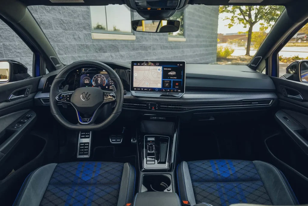 2025-Volkswagen-Golf-R-50