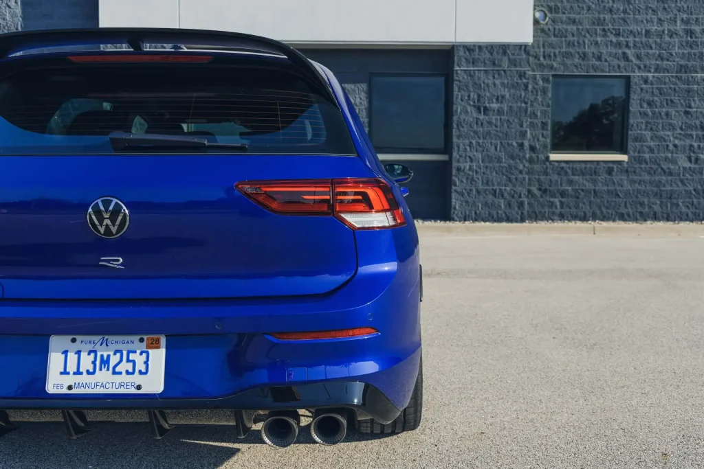 2025-Volkswagen-Golf-R-68